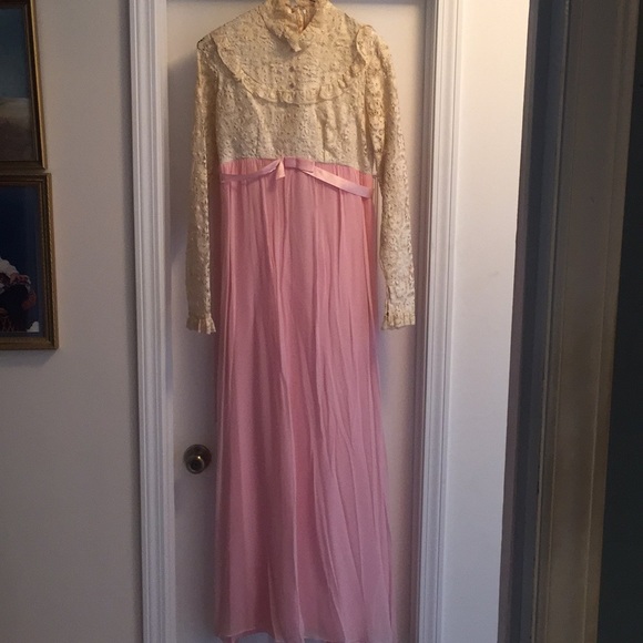 Vintage bridesmaid dress light pink and ivory lace - Picture 1 of 7